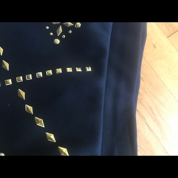 Black Mini Skirt - Gold Design. SIZE SMALL - Picture 5 of 6